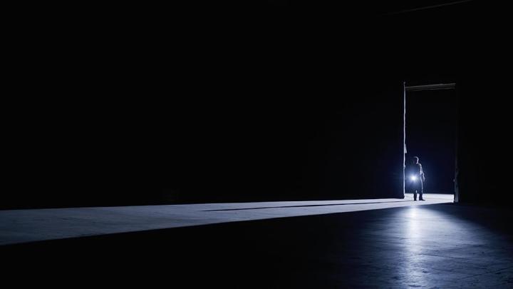 فيلم Through the Door 2024 مترجم